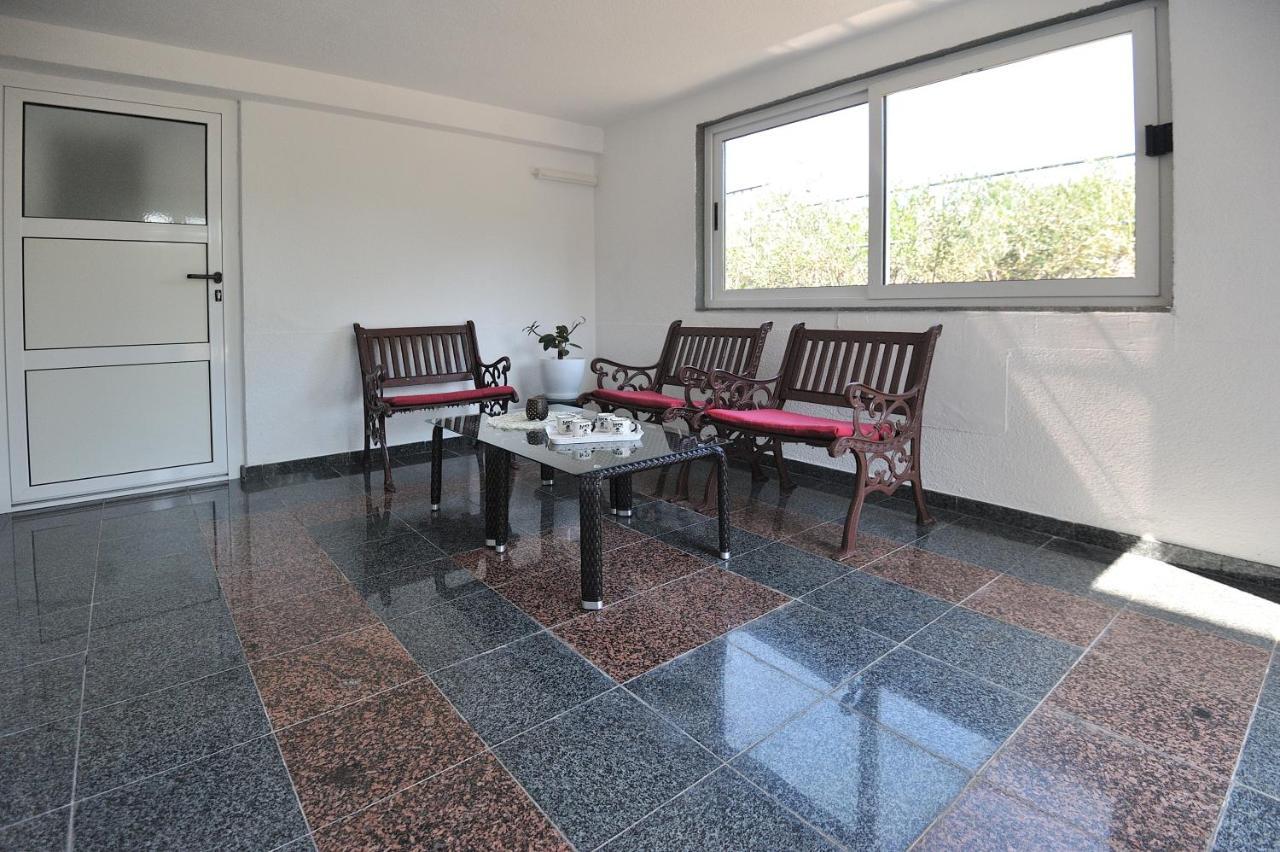 Pool House Maslina Apartment Мостар Екстериор снимка