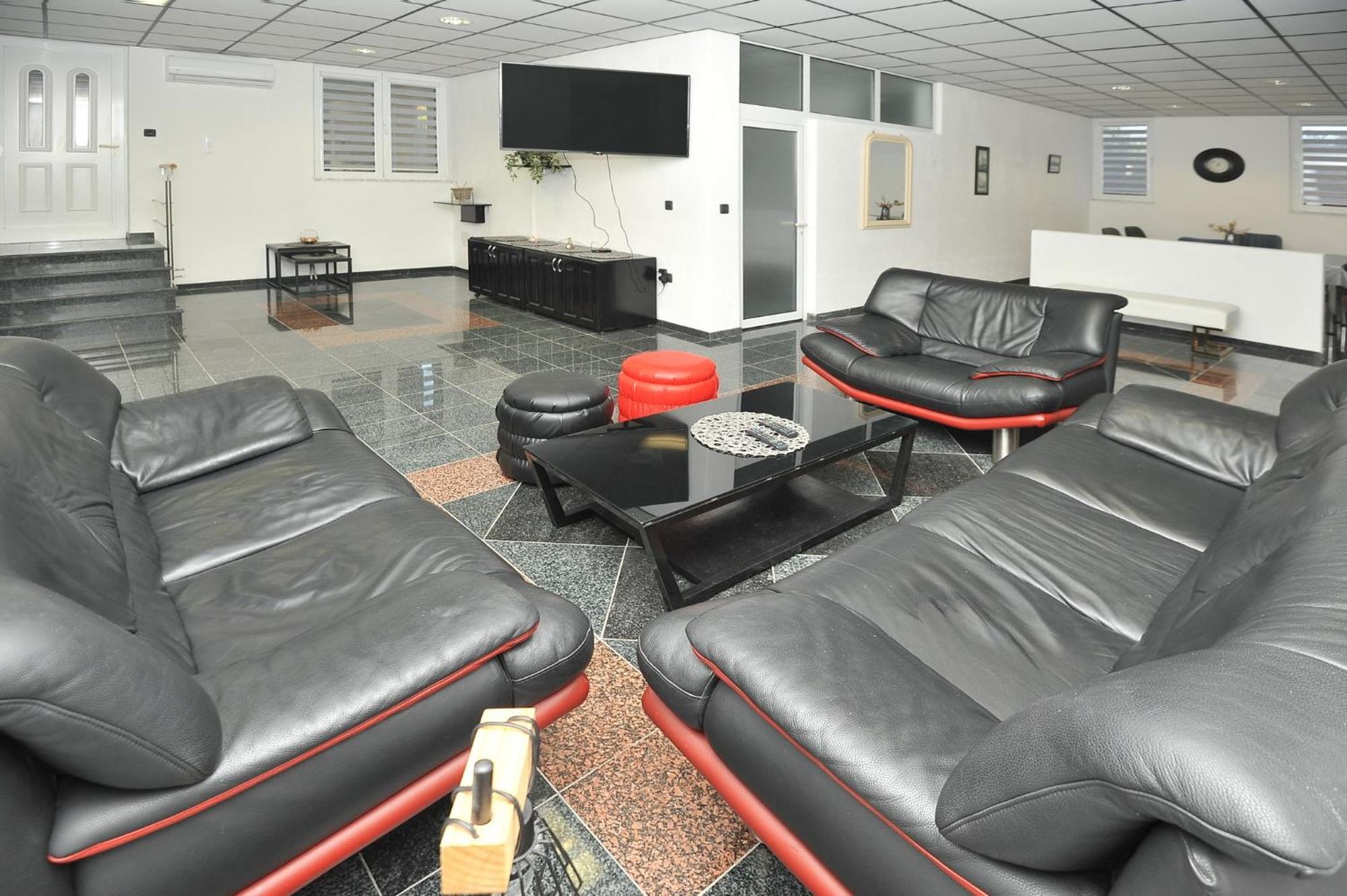 Pool House Maslina Apartment Мостар Екстериор снимка