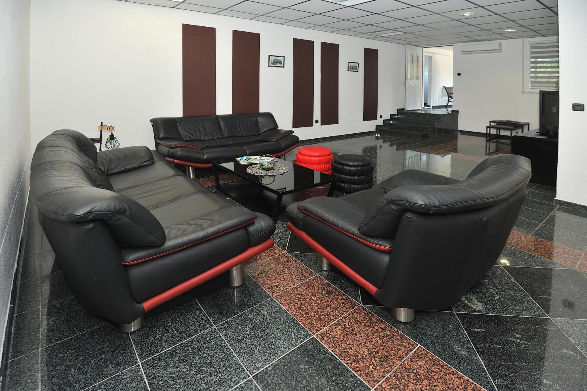 Pool House Maslina Apartment Мостар Екстериор снимка