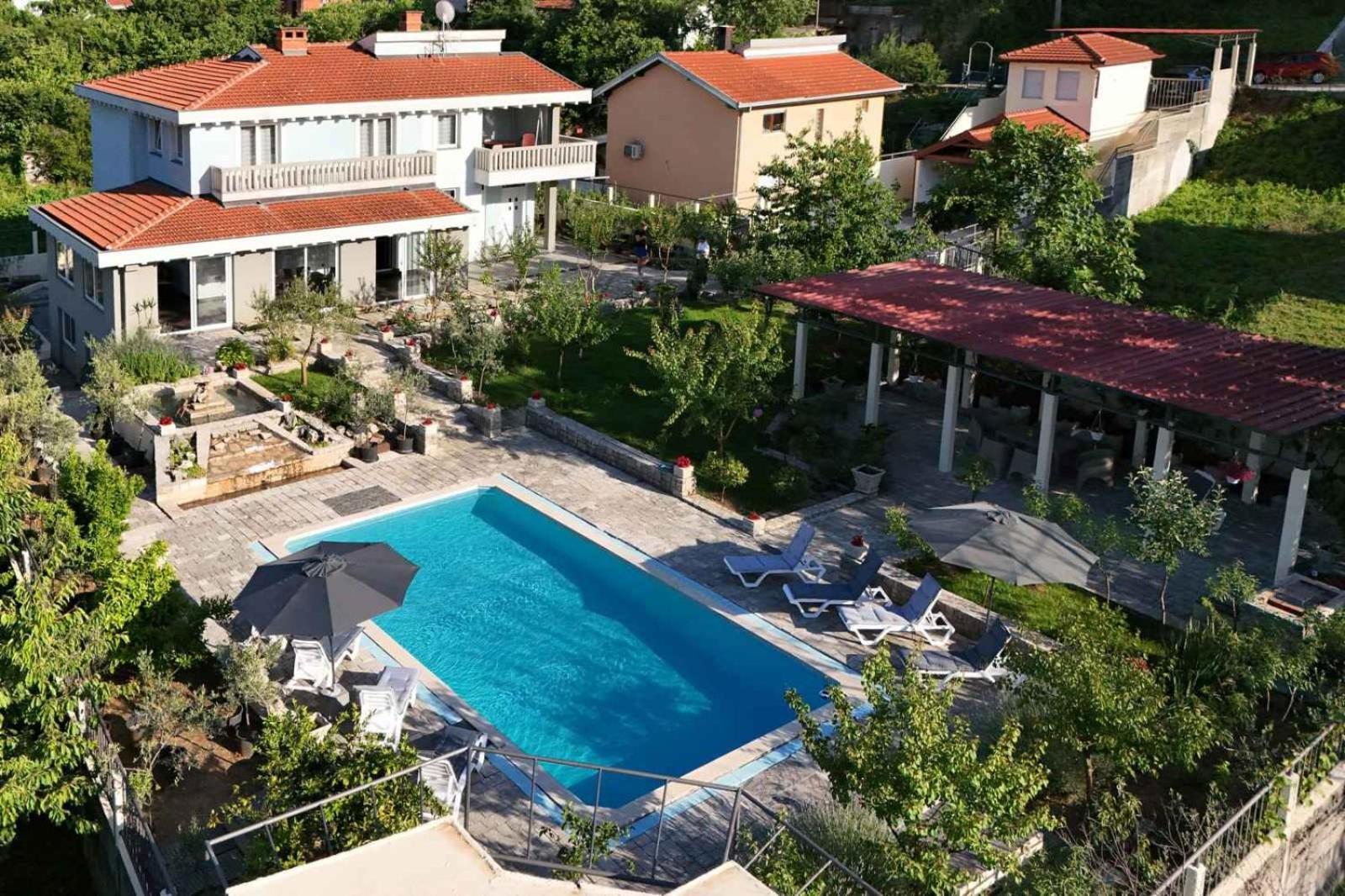 Pool House Maslina Apartment Мостар Екстериор снимка