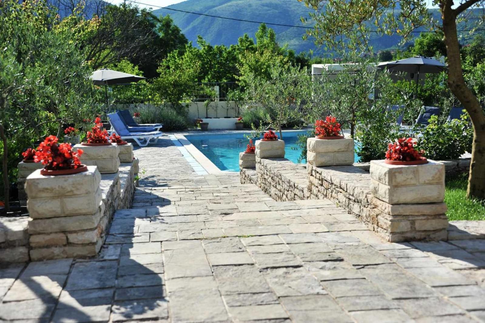 Pool House Maslina Apartment Мостар Екстериор снимка