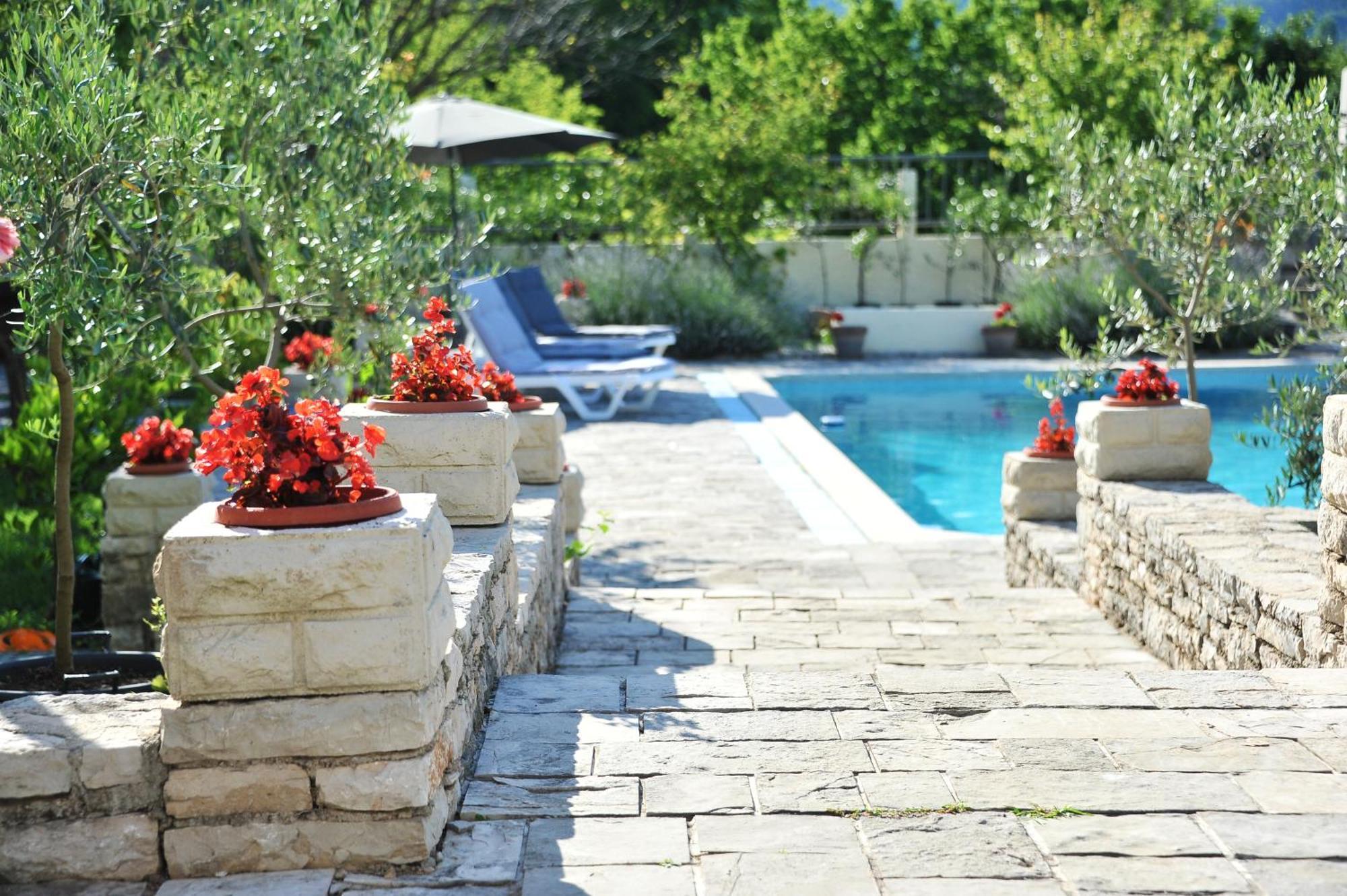 Pool House Maslina Apartment Мостар Екстериор снимка