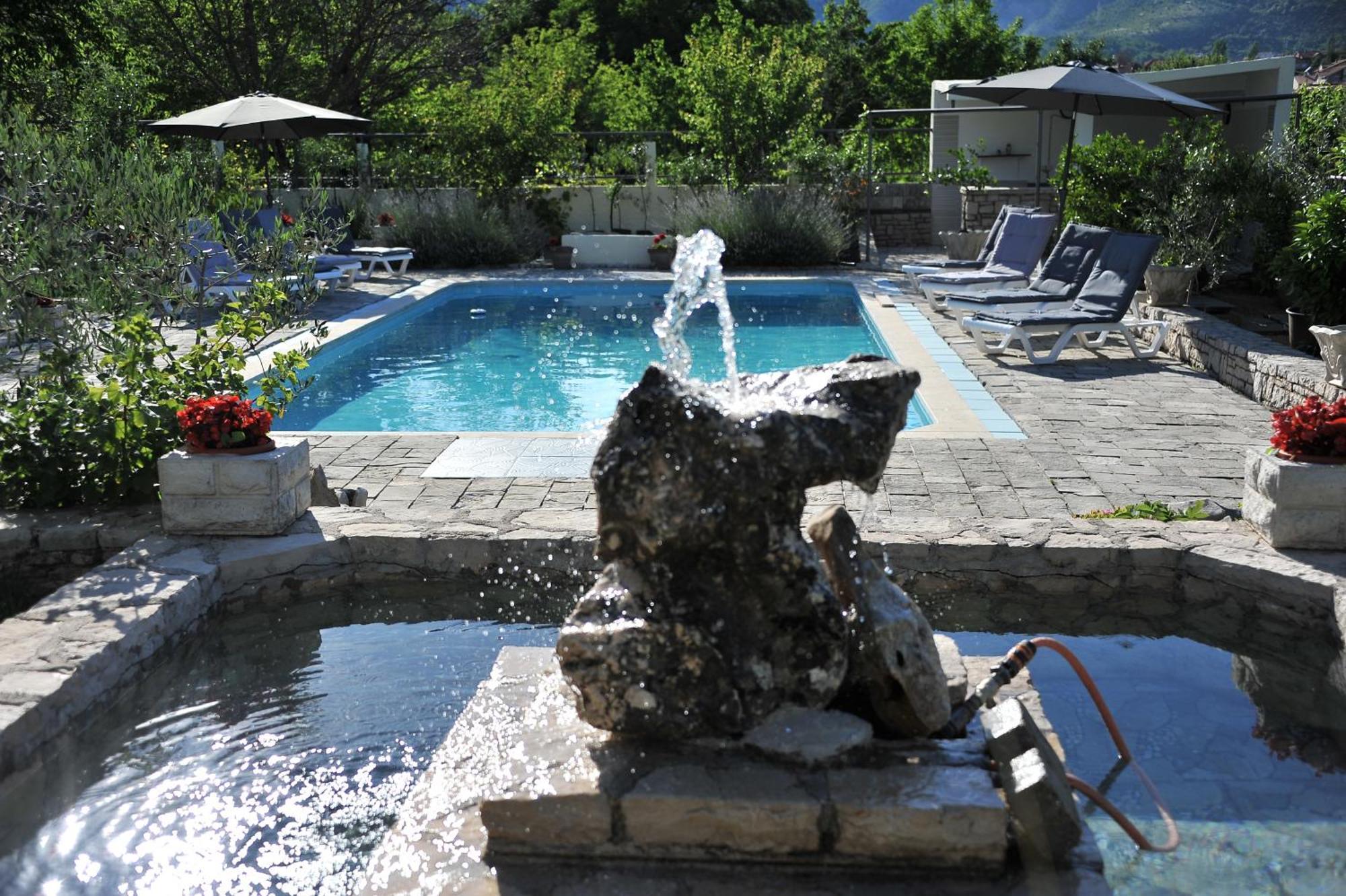 Pool House Maslina Apartment Мостар Екстериор снимка