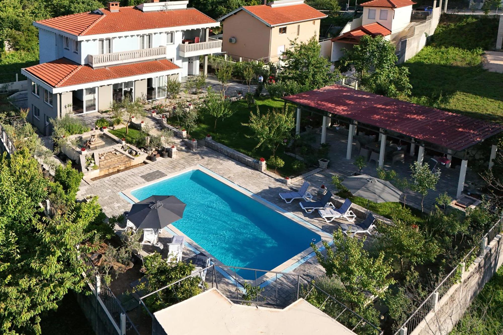 Pool House Maslina Apartment Мостар Екстериор снимка